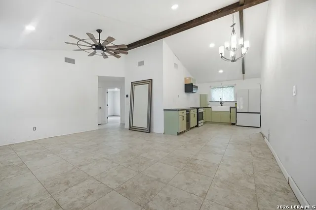909 County Road 669 Devine, TX 78016