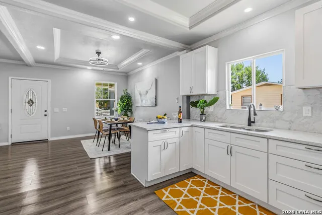 1615 Hough Adkins, TX 78101