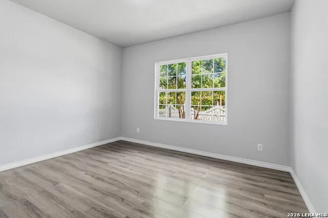 1615 Hough Adkins, TX 78101