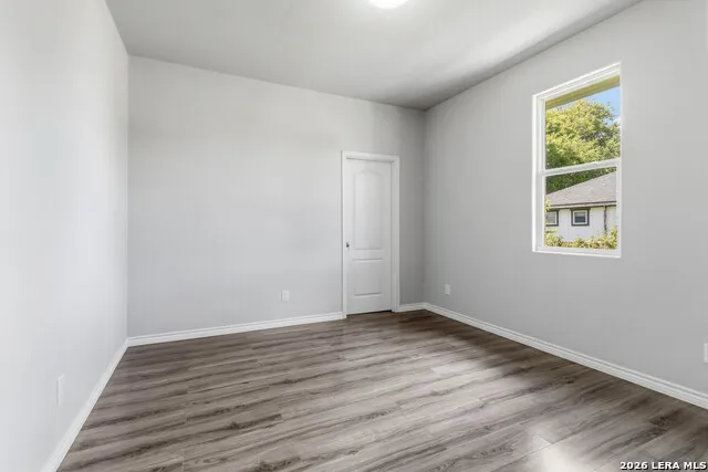 1615 Hough Adkins, TX 78101