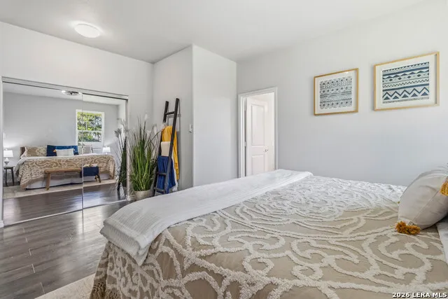 1615 Hough Adkins, TX 78101