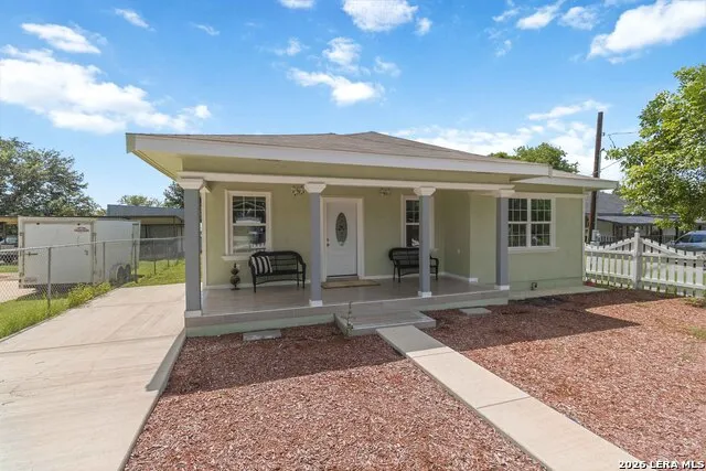 1615 Hough Adkins, TX 78101