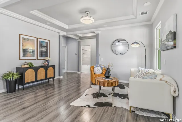 1615 Hough Adkins, TX 78101