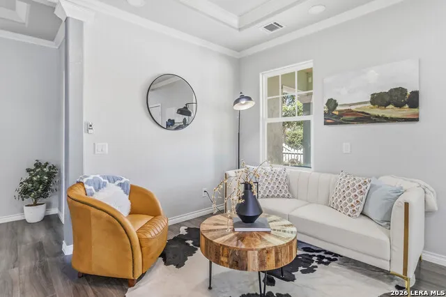 1615 Hough Adkins, TX 78101