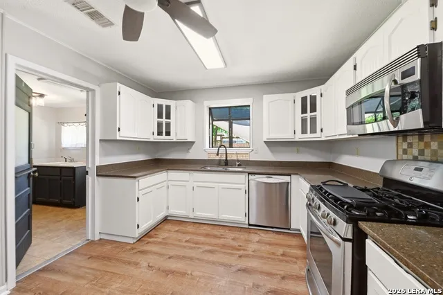 15751 Medina LaCoste, TX 78039