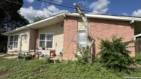 502 EARLYWAY DR