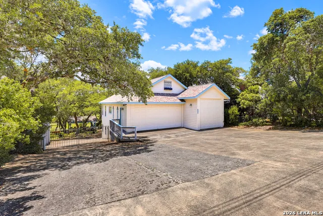928 PEBBLE BEACH RD Lakehills, TX 78063