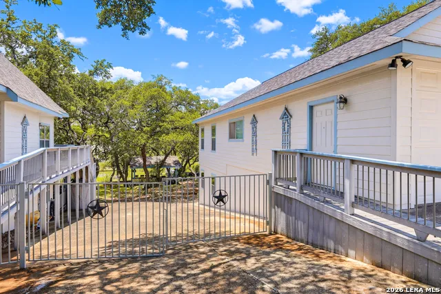 928 PEBBLE BEACH RD Lakehills, TX 78063