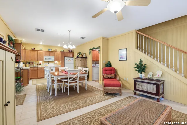 928 PEBBLE BEACH RD Lakehills, TX 78063