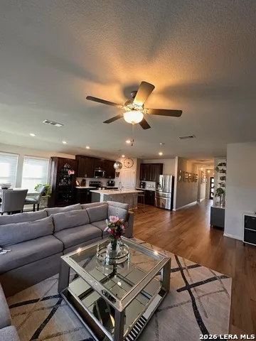 206 Santo Spirit Rd Hutto, TX 78634