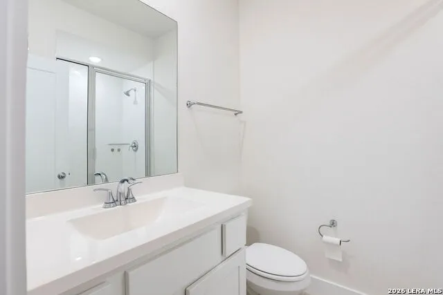 138 Red Oak Castroville, TX 78009
