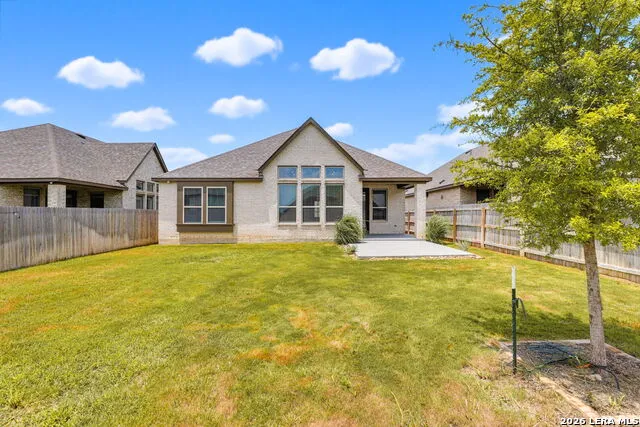 138 Red Oak Castroville, TX 78009