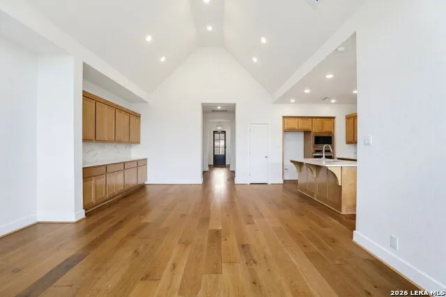 138 Red Oak Castroville, TX 78009