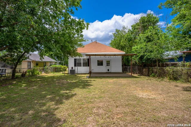 204 E DAVIS ST Kerrville, TX 78028