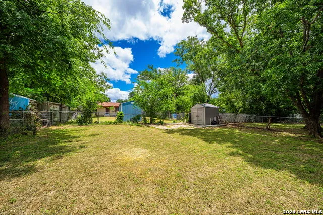 204 E DAVIS ST Kerrville, TX 78028