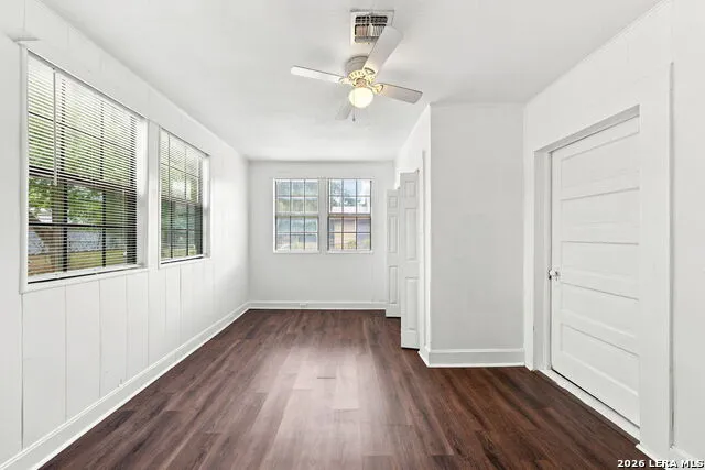 204 E DAVIS ST Kerrville, TX 78028