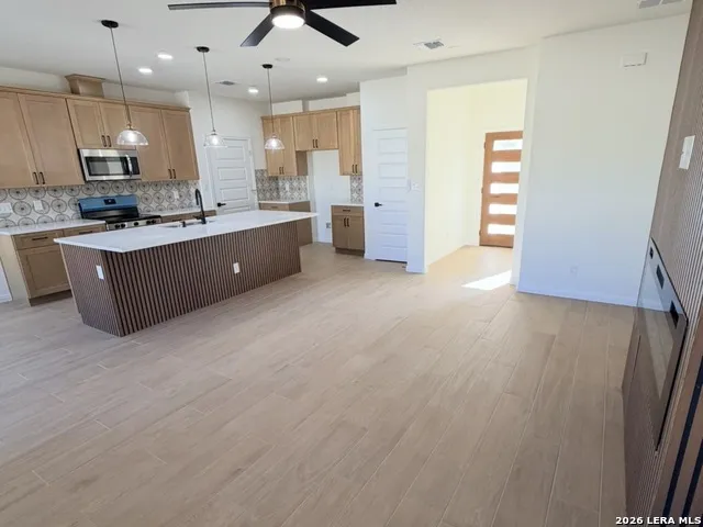 2205 MESA BRK Schertz, TX 78154