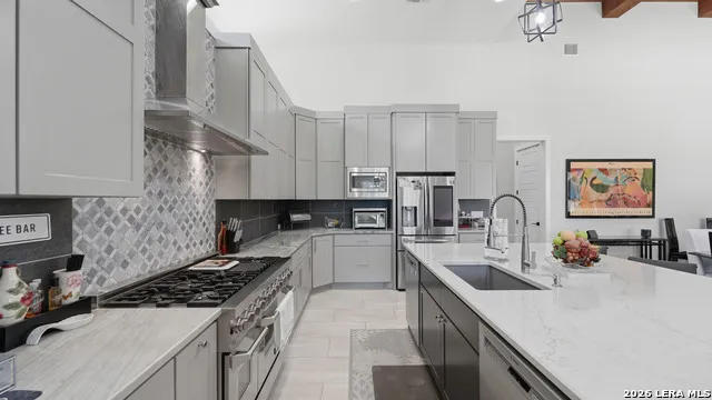 1179 TROTTER LN New Braunfels, TX 78132