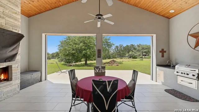 1179 TROTTER LN New Braunfels, TX 78132