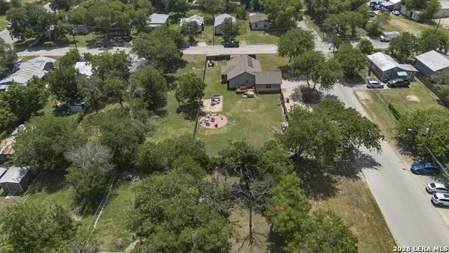 355 S Plum Ave New Braunfels, TX 78130