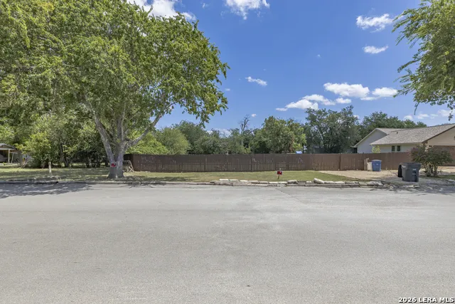 355 S Plum Ave New Braunfels, TX 78130