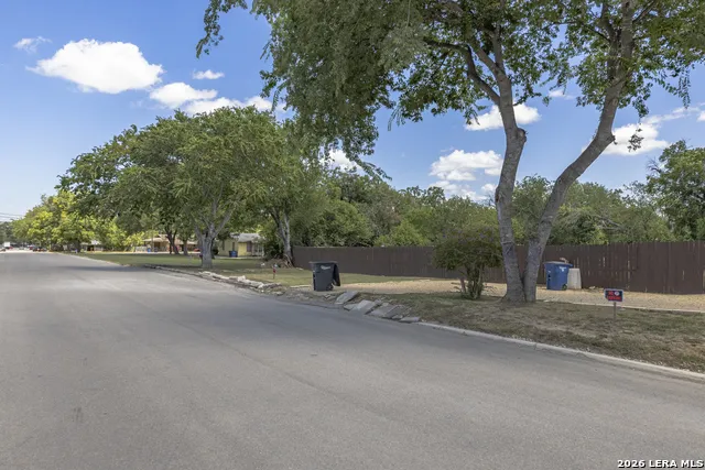 355 S Plum Ave New Braunfels, TX 78130