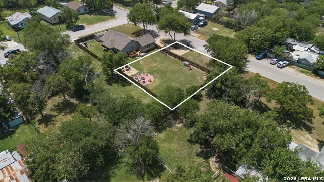 355 S Plum Ave New Braunfels, TX 78130