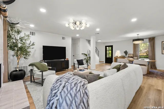 2822 Low Oak Street San Antonio, TX 78232
