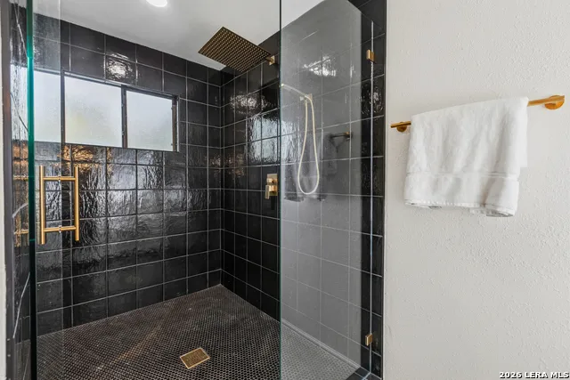 2822 Low Oak Street San Antonio, TX 78232
