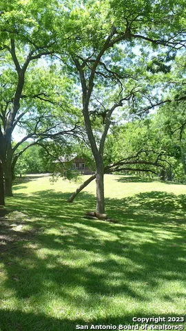 156 VERDE PARK BLVD Center Point, TX 78010