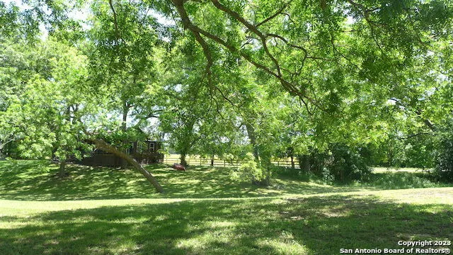 156 VERDE PARK BLVD Center Point, TX 78010