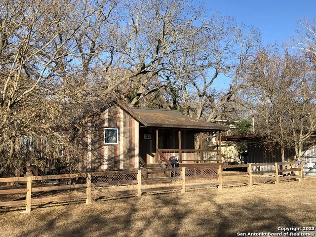 156 VERDE PARK BLVD Center Point, TX 78010