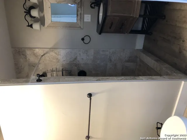 156 VERDE PARK BLVD Center Point, TX 78010