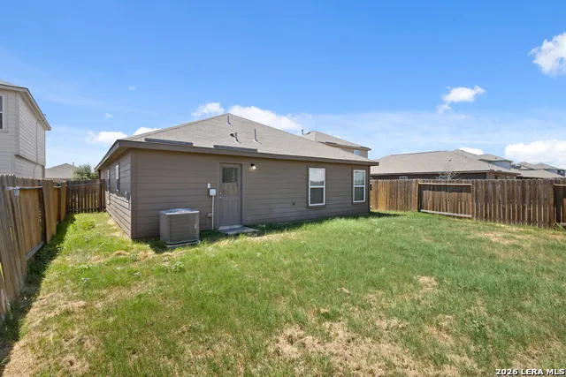 15214 HARBOR LNDG Von Ormy, TX 78073