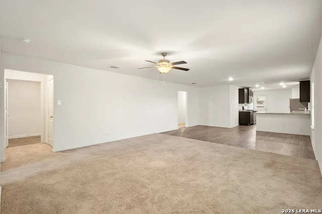 15214 HARBOR LNDG Von Ormy, TX 78073