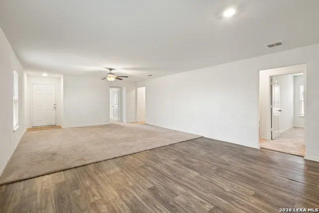 15214 HARBOR LNDG Von Ormy, TX 78073