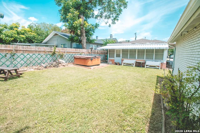 206 University San Antonio, TX 78201