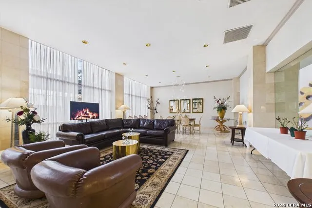 7701 Wurzbach Unit 1803 San Antonio, TX 78229