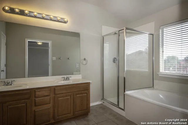 1209 RUDDY DUCK New Braunfels, TX 78130