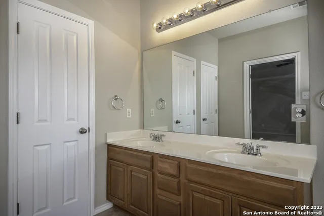 1209 RUDDY DUCK New Braunfels, TX 78130
