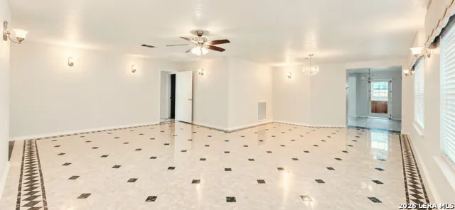 5707 Lovett Oaks San Antonio, TX 78218