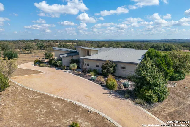 1758 LINCOLN SMITH RD Round Mountain, TX 78663