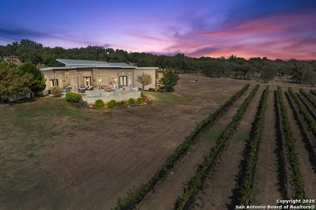 1758 LINCOLN SMITH RD Round Mountain, TX 78663