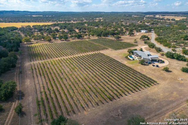 1758 LINCOLN SMITH RD Round Mountain, TX 78663