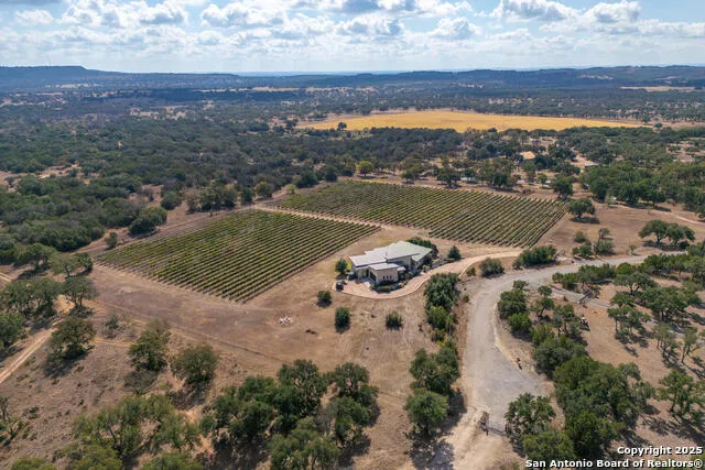 1758 LINCOLN SMITH RD Round Mountain, TX 78663