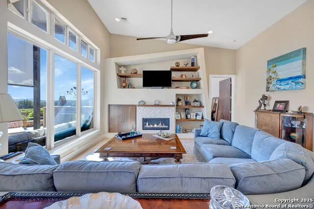 1758 LINCOLN SMITH RD Round Mountain, TX 78663