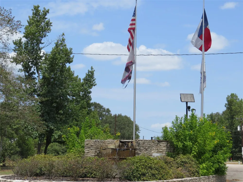 2176 Bambi Court Cleveland, TX 77328
