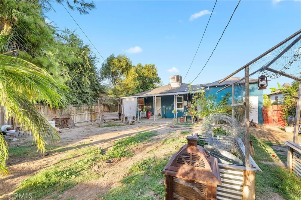 2325 Barnett Bakersfield, CA 93308