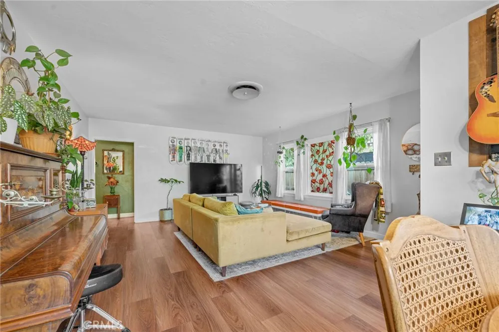 2325 Barnett Bakersfield, CA 93308