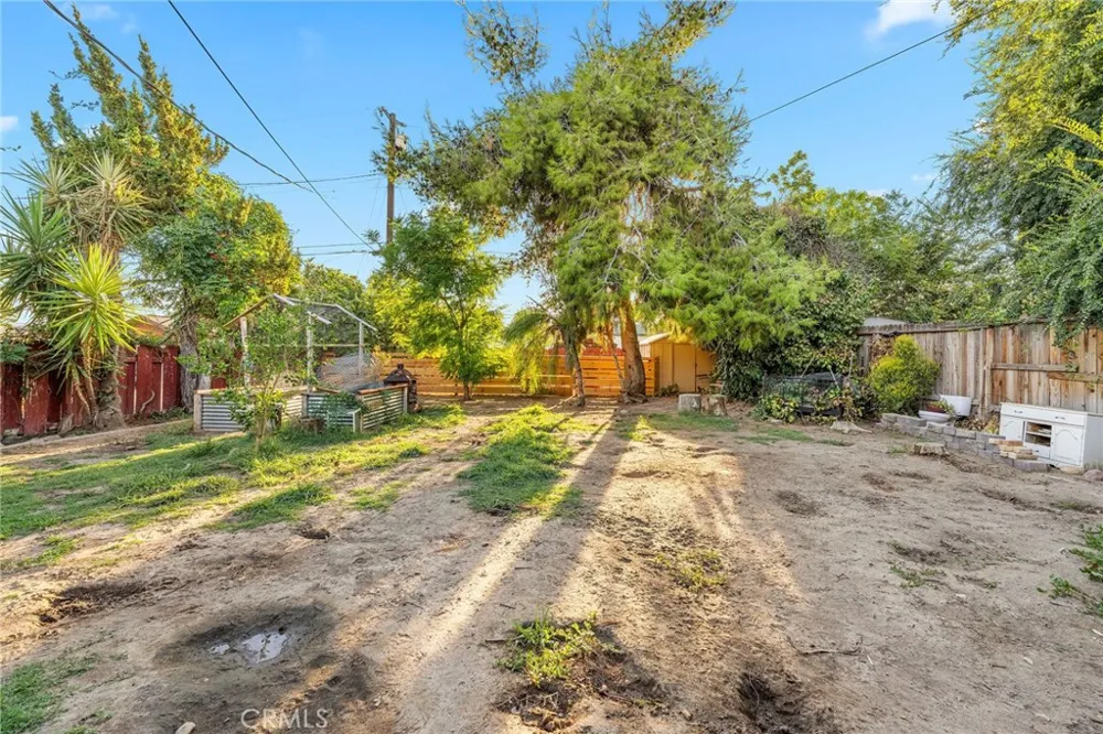 2325 Barnett Bakersfield, CA 93308